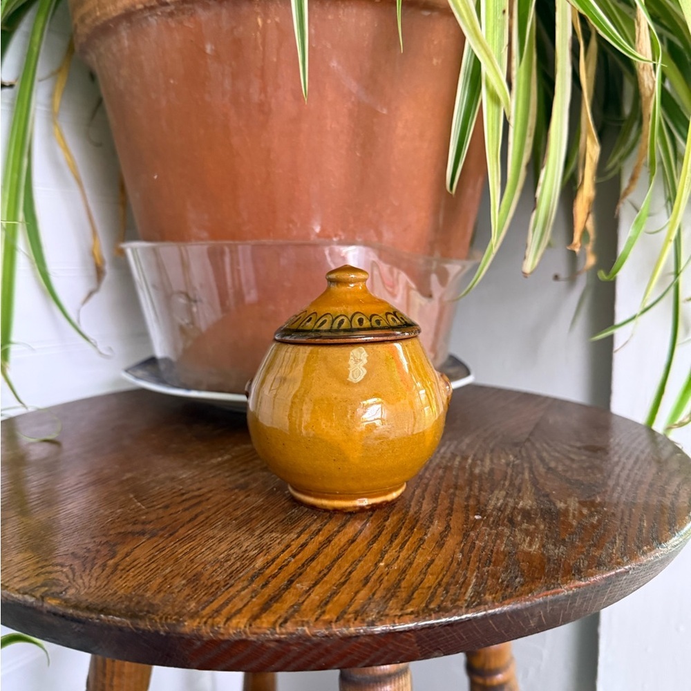 Handcrafted Brown Ceramic Face Jar - Picture 5 of 12